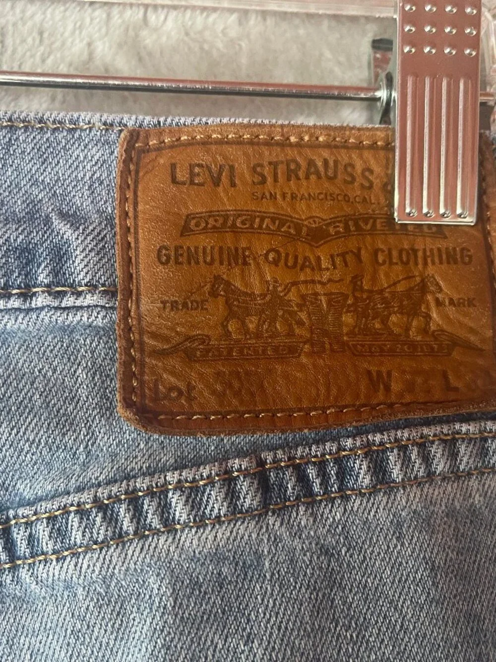 Levi’s Premium 502 Regular Taper Light Wash Jeans - Men’s 32x34